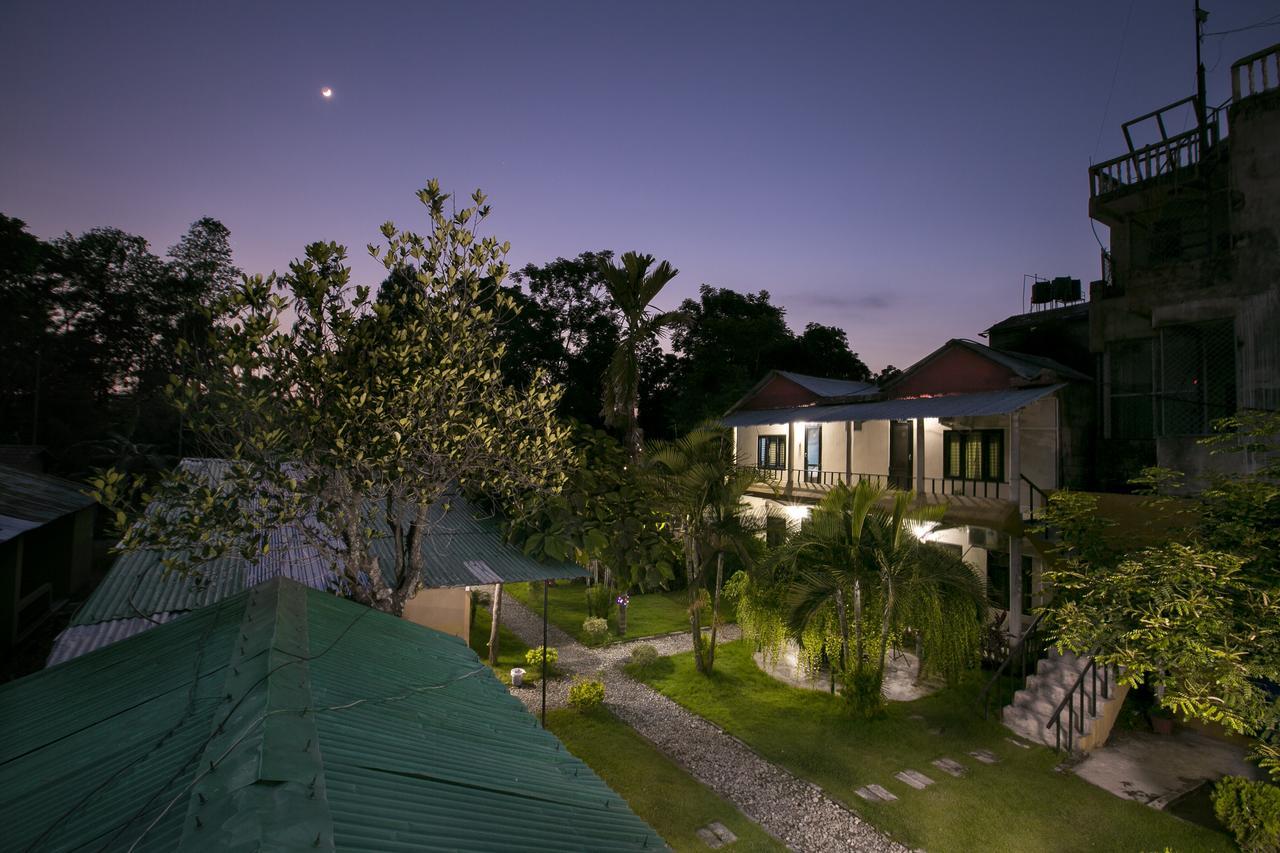 Sauraha Nana Hotel Kültér fotó