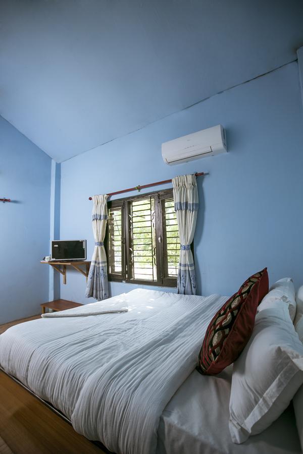 Sauraha Nana Hotel Kültér fotó