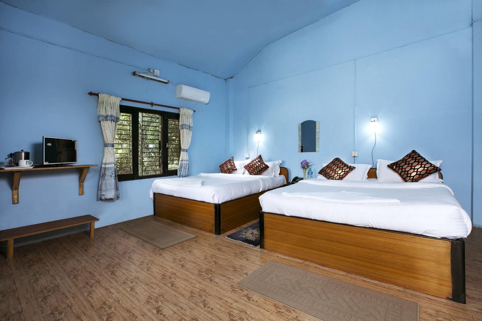 Sauraha Nana Hotel Kültér fotó
