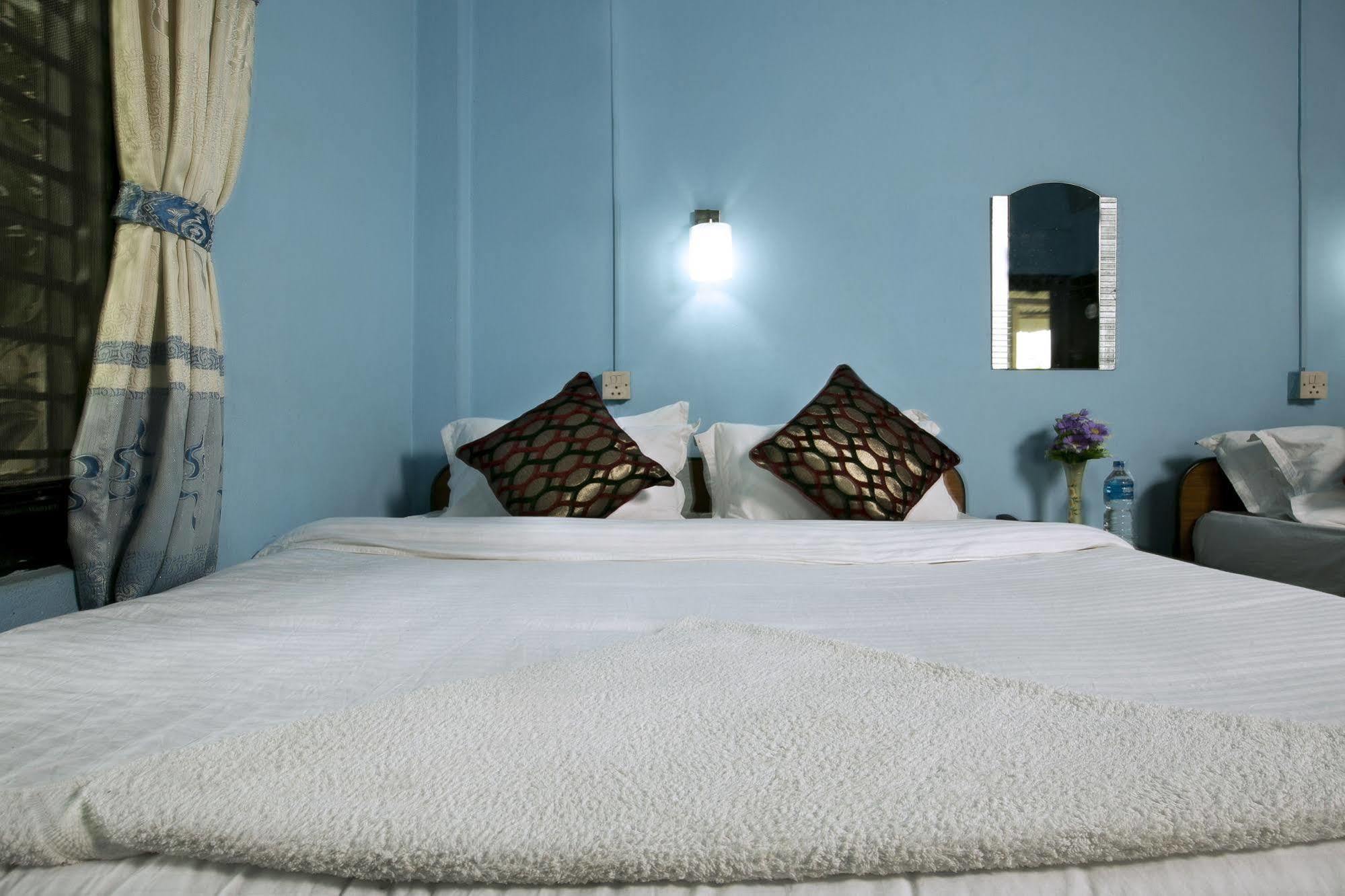 Sauraha Nana Hotel Kültér fotó