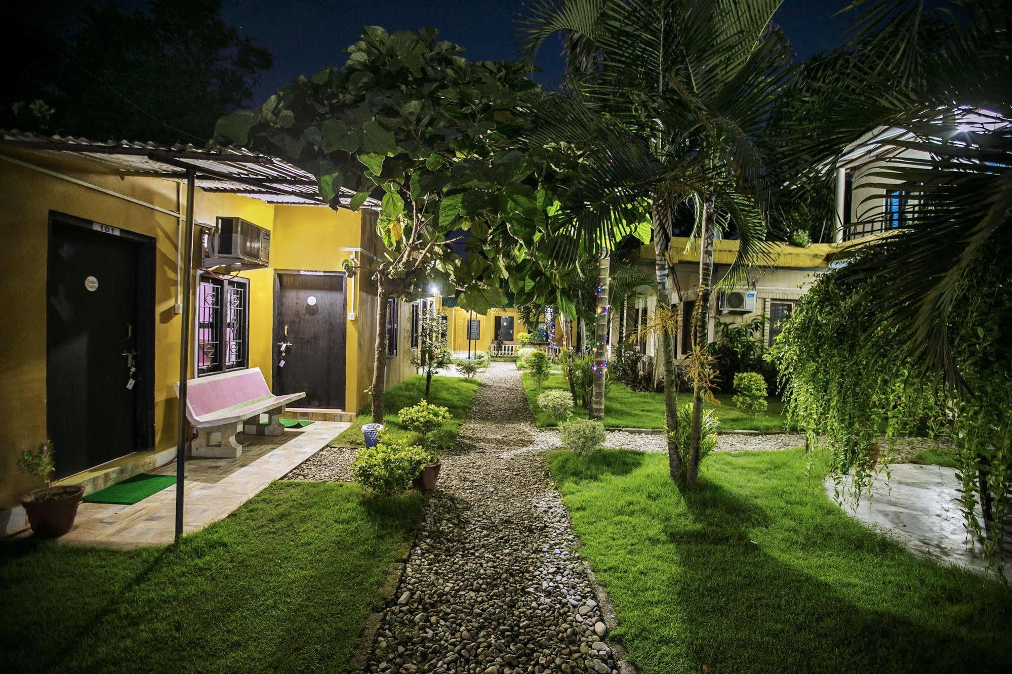 Sauraha Nana Hotel Kültér fotó